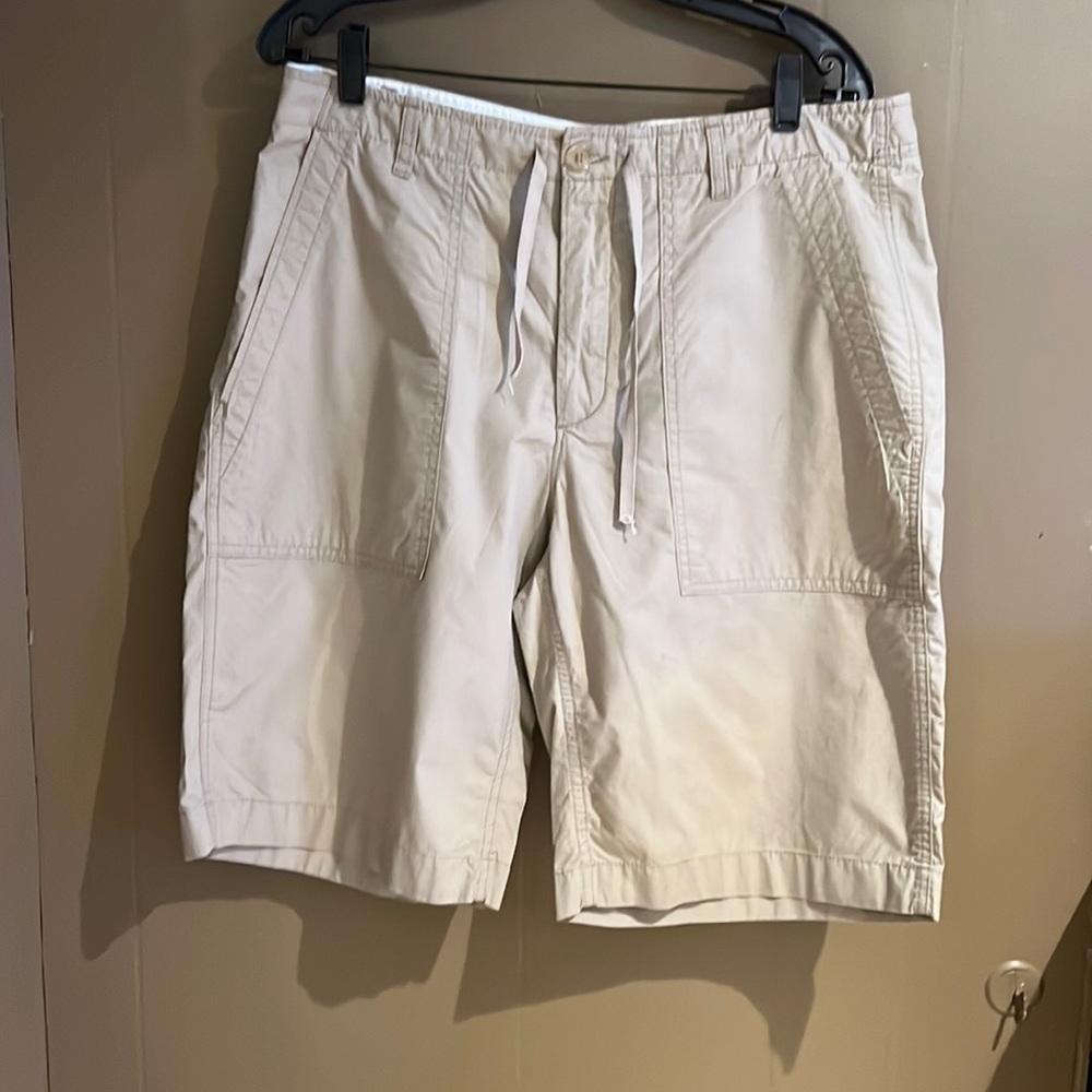 Banana Republic Men’s Shorts Tan Color. Sz 36